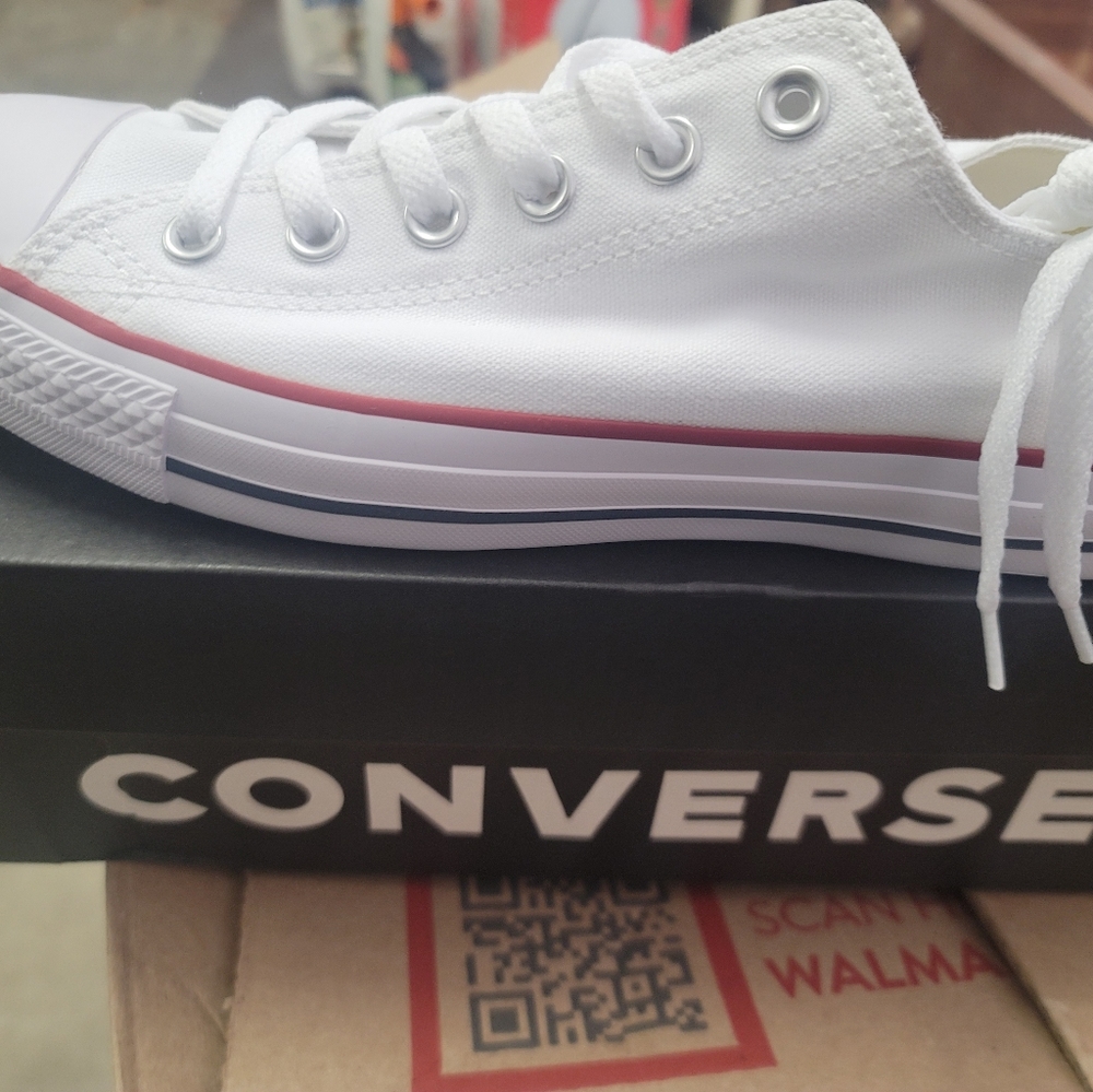 2 pairs mens white converse tennis shoes both new in box both size 8